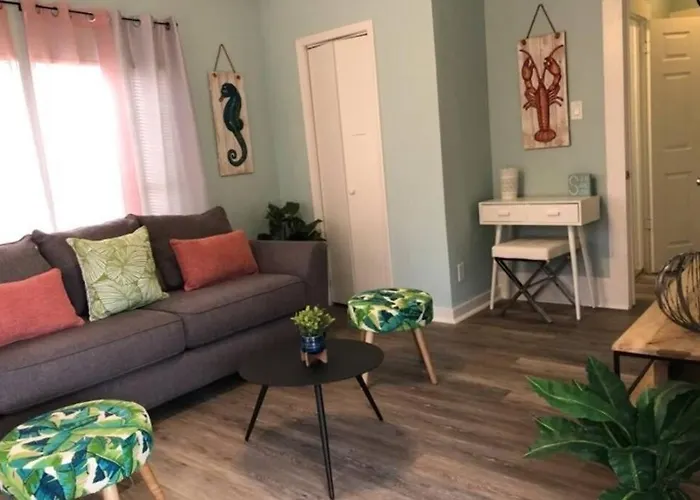 The Comfi Coral - 2 Bed Apartment Home Studio B